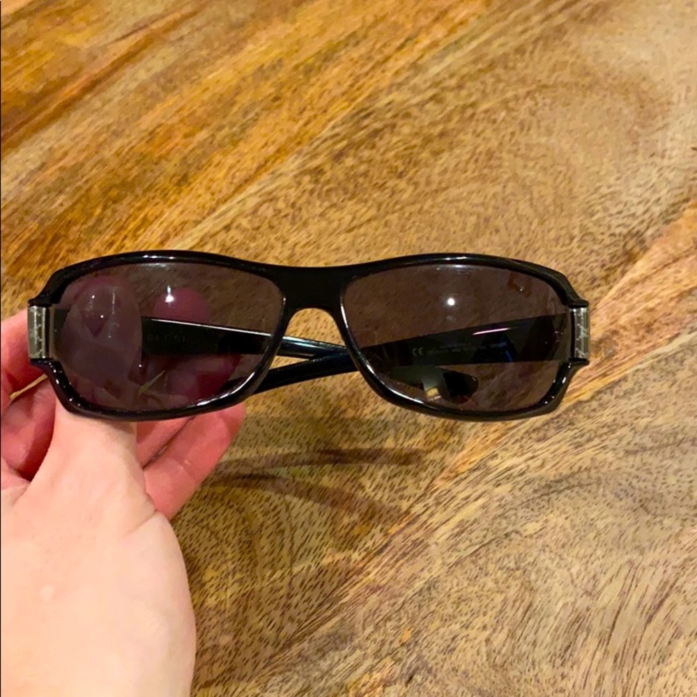 Gucci sunglass
